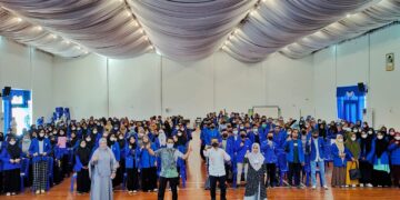 Kunjungan ke UMGO, Elnino Mohi Motivasi Mahasiswa Penerima KIP-K dan UKT