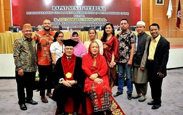 ARY MOCHTAR PEDJU: Membangun Ilmu Pengetahuan untuk Masa Depan